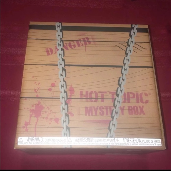 Hot Topic Funko Horror Mystery Box ( leatherface ) - Picture 8 of 8